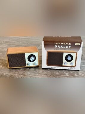 Brand New! “Oakley” Wireless Speaker, Bluetooth, Brown & Cream
